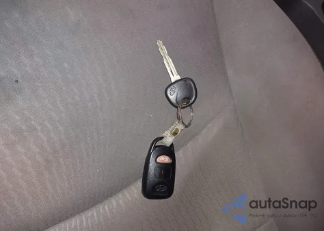 2015 Hyundai Elantra Se z USA, uszkodzony, nr VIN KMHDH4AE2FU415555